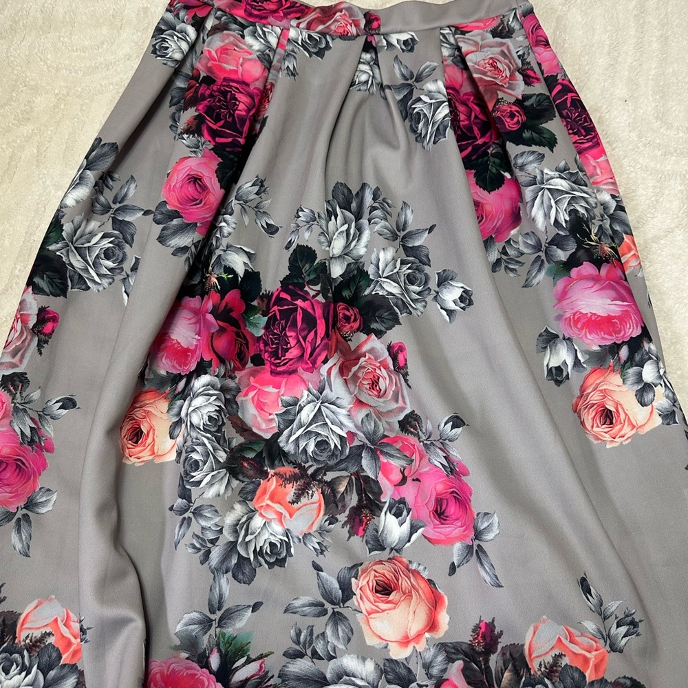 Boohoo Gray Floral Midi Skirt (Tall Size)